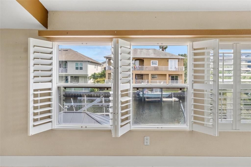 合同活跃: $699,000 (4 贝兹, 2 浴室, 2336 平方英尺)