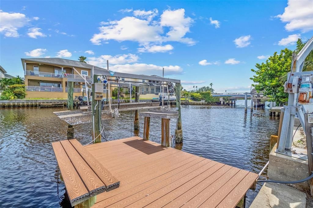 合同活跃: $699,000 (4 贝兹, 2 浴室, 2336 平方英尺)