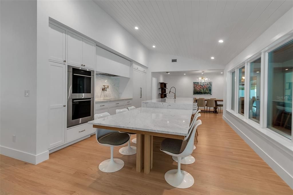 For Sale: $3,495,000 (5 beds, 4 baths, 4452 Square Feet)