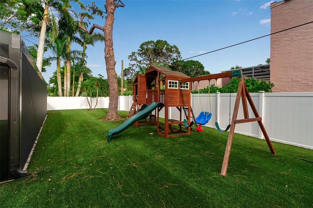 For Sale: $3,495,000 (5 beds, 4 baths, 4452 Square Feet)