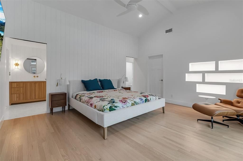 For Sale: $3,495,000 (5 beds, 4 baths, 4452 Square Feet)
