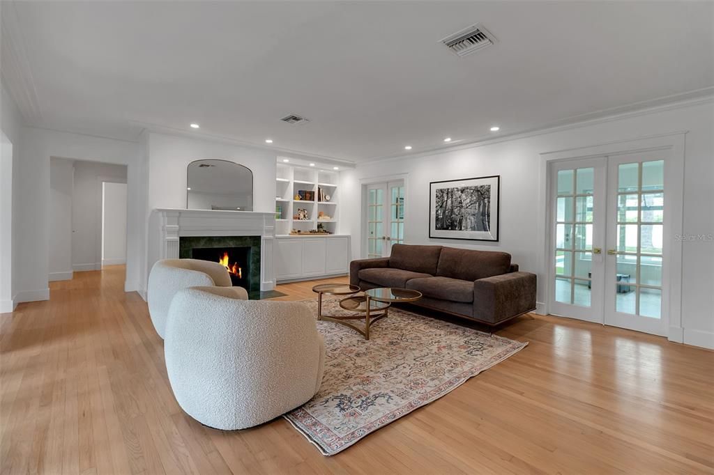 For Sale: $3,495,000 (5 beds, 4 baths, 4452 Square Feet)