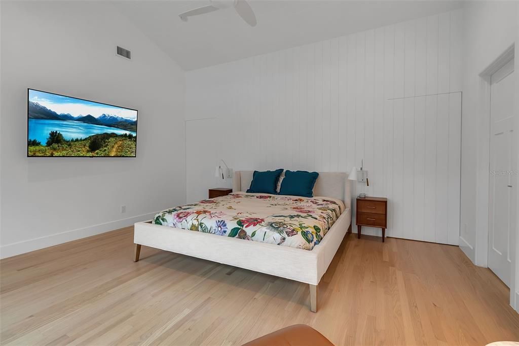 For Sale: $3,495,000 (5 beds, 4 baths, 4452 Square Feet)