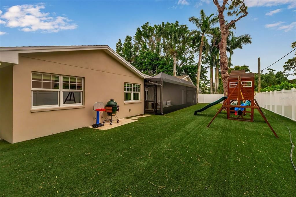 For Sale: $3,495,000 (5 beds, 4 baths, 4452 Square Feet)
