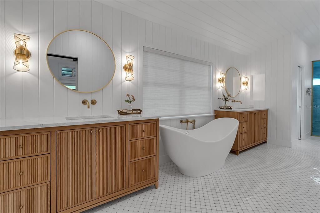For Sale: $3,495,000 (5 beds, 4 baths, 4452 Square Feet)