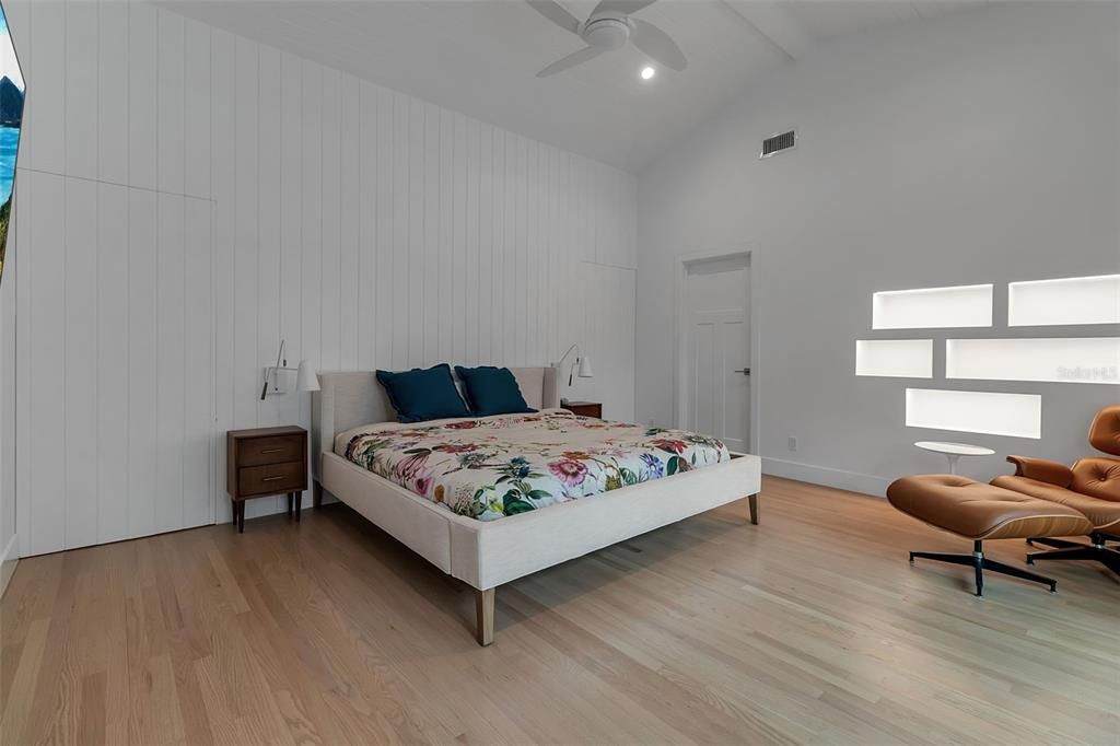 For Sale: $3,495,000 (5 beds, 4 baths, 4452 Square Feet)