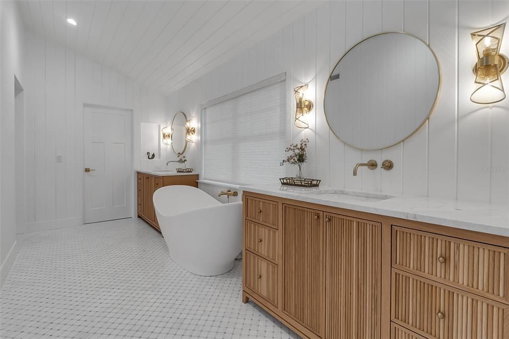 For Sale: $3,495,000 (5 beds, 4 baths, 4452 Square Feet)