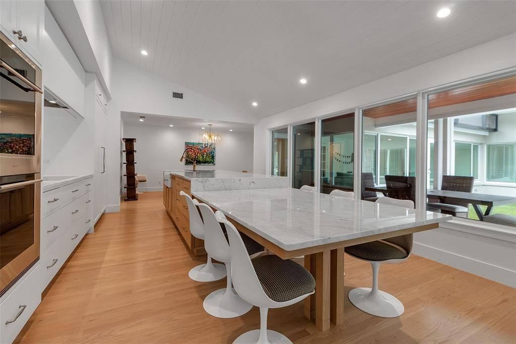 For Sale: $3,495,000 (5 beds, 4 baths, 4452 Square Feet)