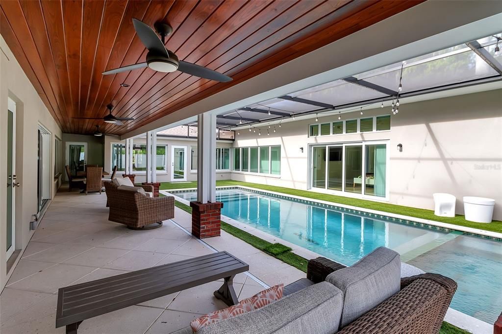 For Sale: $3,495,000 (5 beds, 4 baths, 4452 Square Feet)