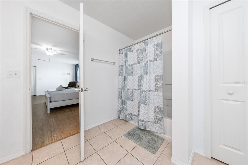 For Sale: $675,000 (7 beds, 4 baths, 3628 Square Feet)