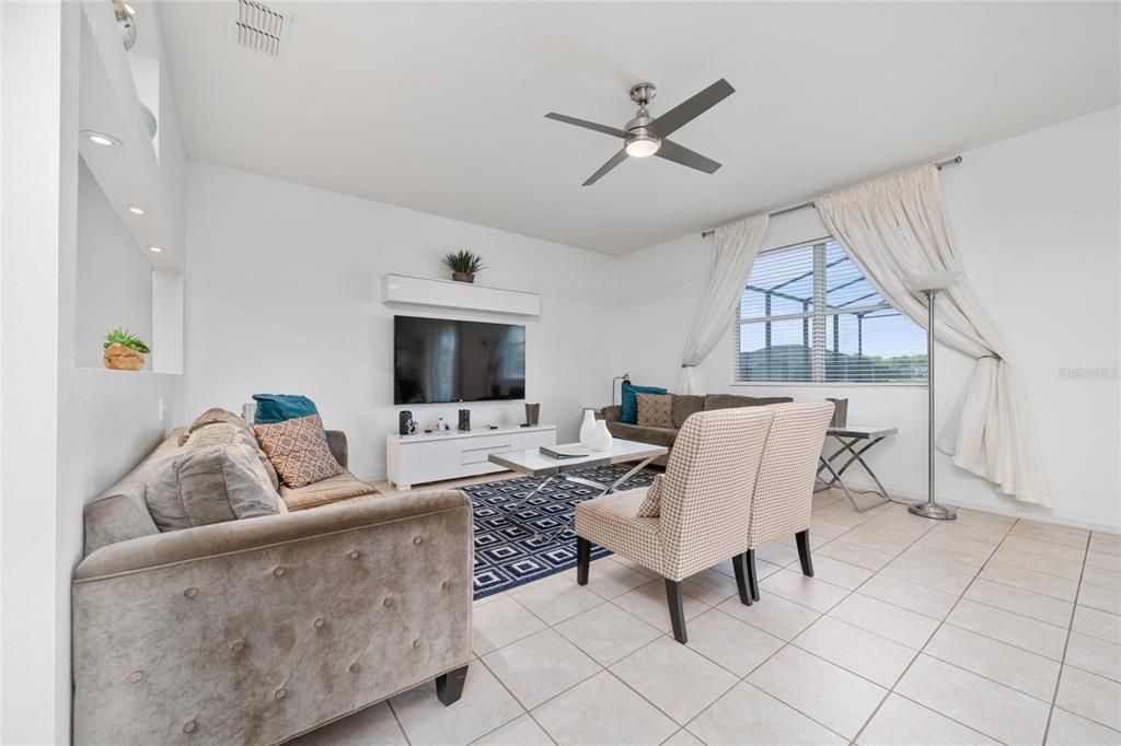 For Sale: $675,000 (7 beds, 4 baths, 3628 Square Feet)