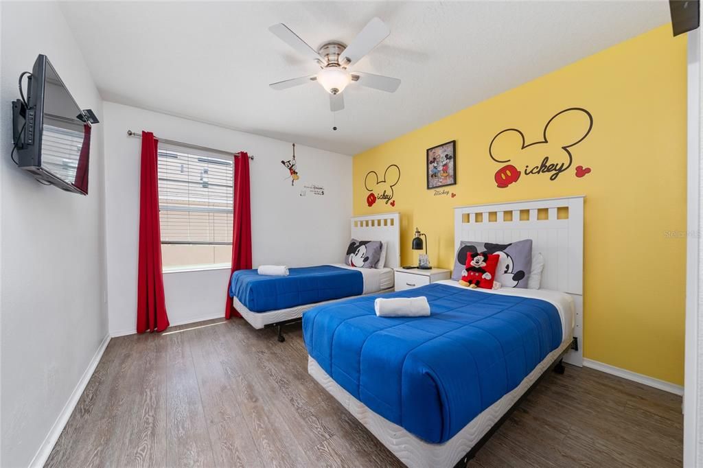 For Sale: $675,000 (7 beds, 4 baths, 3628 Square Feet)