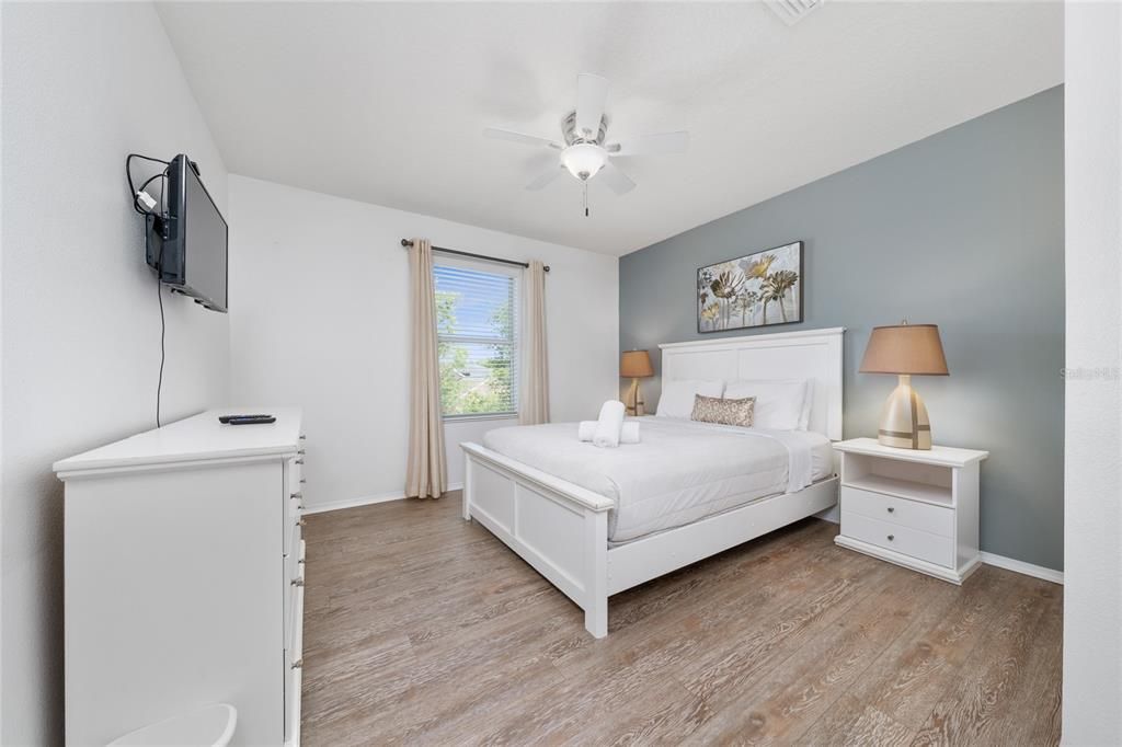 For Sale: $675,000 (7 beds, 4 baths, 3628 Square Feet)