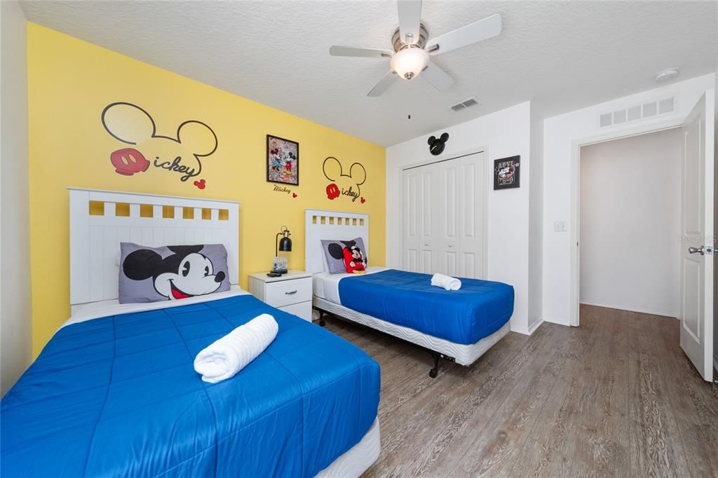 For Sale: $675,000 (7 beds, 4 baths, 3628 Square Feet)