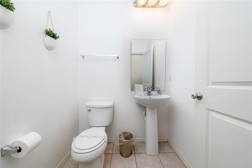 For Sale: $675,000 (7 beds, 4 baths, 3628 Square Feet)