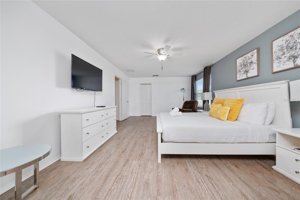 For Sale: $675,000 (7 beds, 4 baths, 3628 Square Feet)
