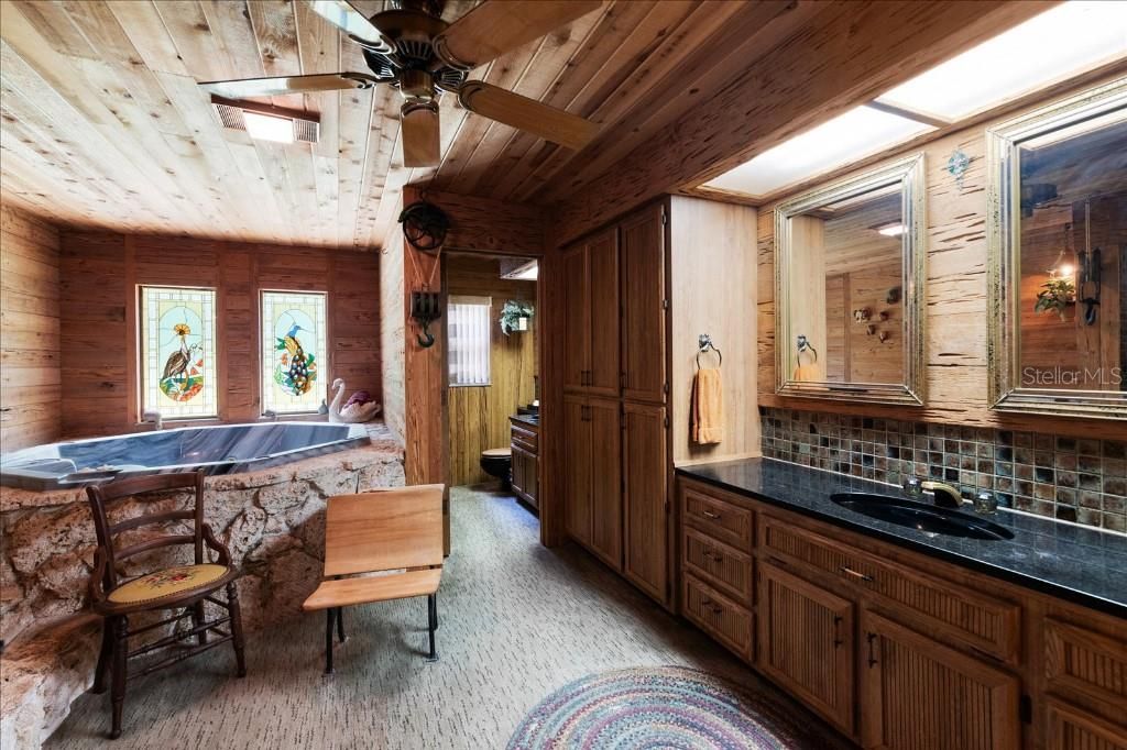 En Venta: $1,399,999 (4 camas, 2 baños, 3252 Pies cuadrados)