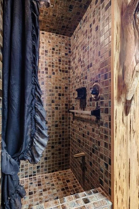 En Venta: $1,399,999 (4 camas, 2 baños, 3252 Pies cuadrados)