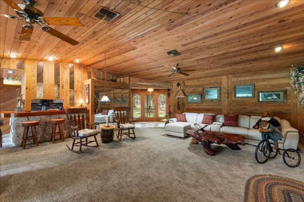 En Venta: $1,399,999 (4 camas, 2 baños, 3252 Pies cuadrados)