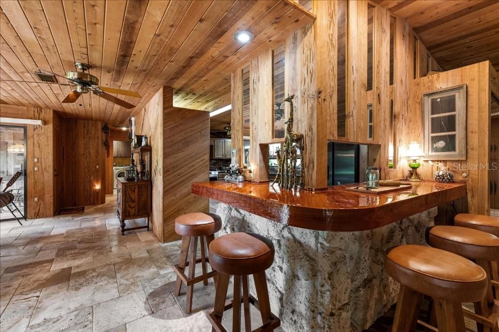 En Venta: $1,399,999 (4 camas, 2 baños, 3252 Pies cuadrados)