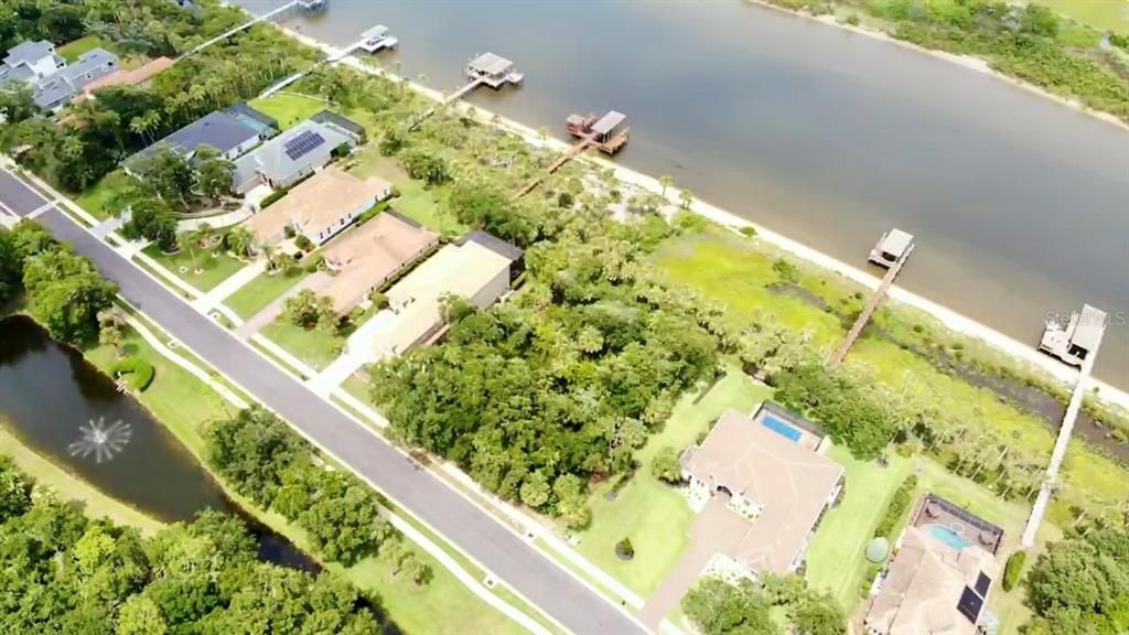 Под контрактом: $317,000 (0.52 acres)