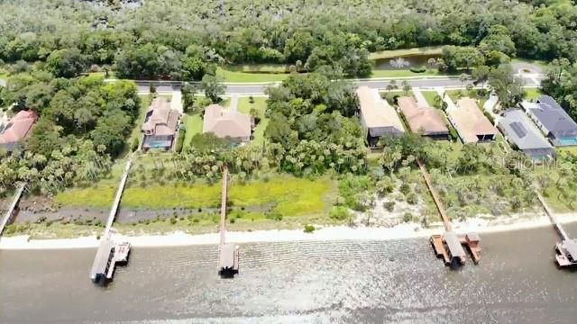 Под контрактом: $317,000 (0.52 acres)