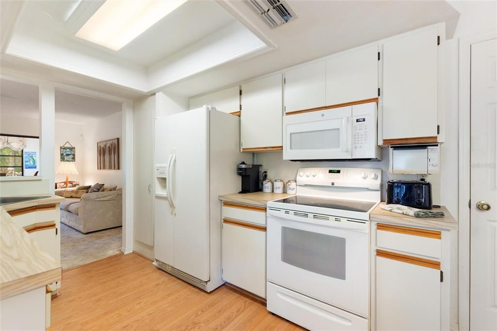 На продажу: $490,000 (3 спален, 2 ванн, 1936 Квадратных фут)