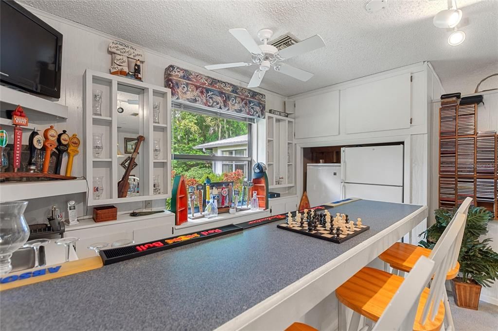 На продажу: $490,000 (3 спален, 2 ванн, 1936 Квадратных фут)