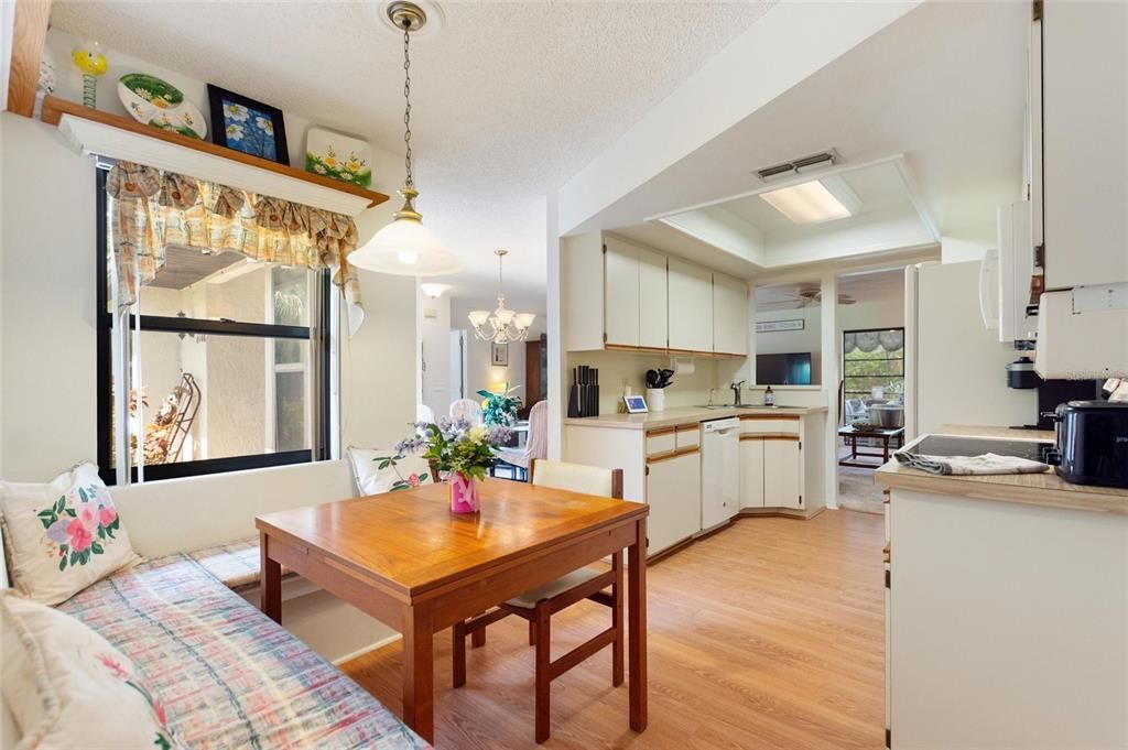 На продажу: $490,000 (3 спален, 2 ванн, 1936 Квадратных фут)