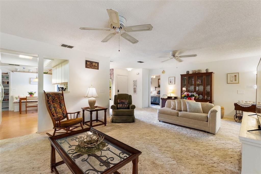 На продажу: $490,000 (3 спален, 2 ванн, 1936 Квадратных фут)