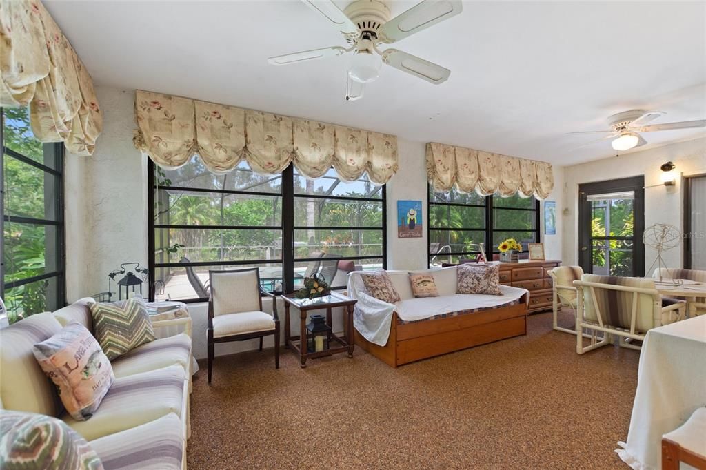 На продажу: $490,000 (3 спален, 2 ванн, 1936 Квадратных фут)