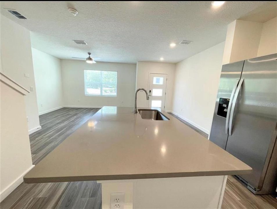 待售: $385,000 (3 贝兹, 2 浴室, 1488 平方英尺)