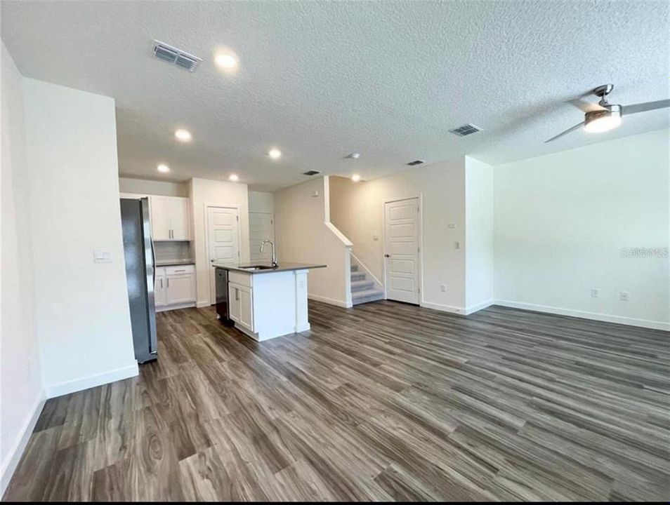 待售: $385,000 (3 贝兹, 2 浴室, 1488 平方英尺)