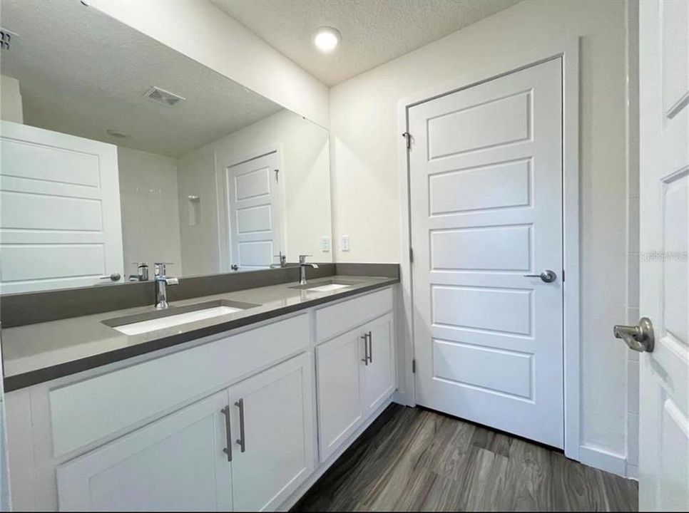 待售: $385,000 (3 贝兹, 2 浴室, 1488 平方英尺)