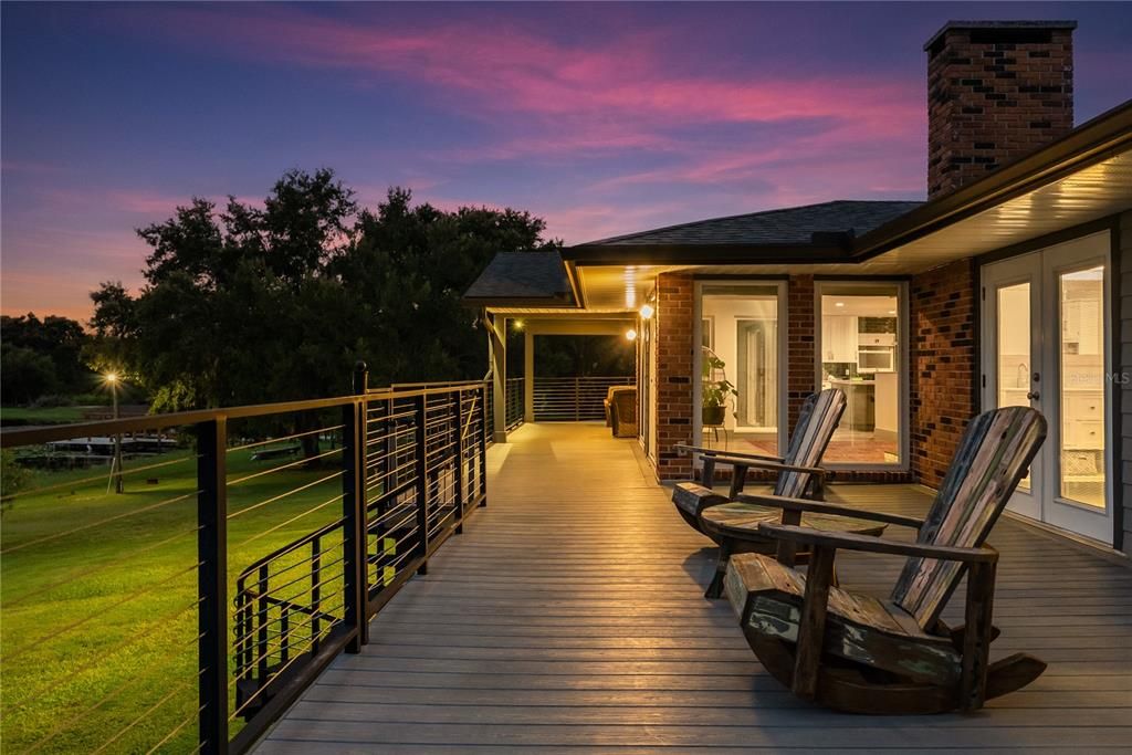 Под контрактом: $1,075,000 (4 спален, 3 ванн, 3213 Квадратных фут)