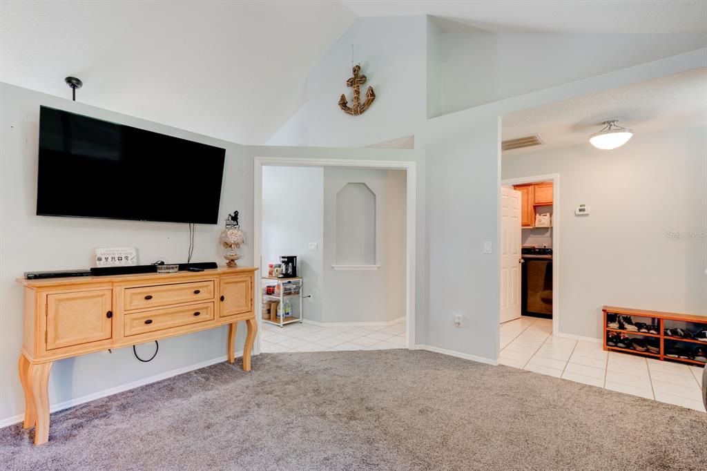 Под контрактом: $475,000 (3 спален, 2 ванн, 1362 Квадратных фут)