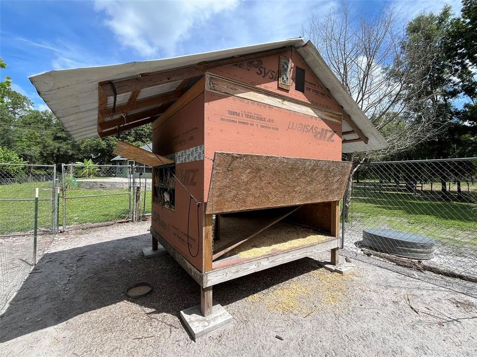 Под контрактом: $475,000 (3 спален, 2 ванн, 1362 Квадратных фут)