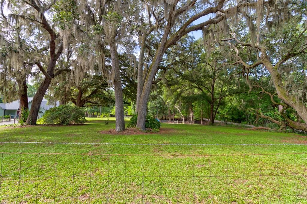 Под контрактом: $475,000 (3 спален, 2 ванн, 1362 Квадратных фут)