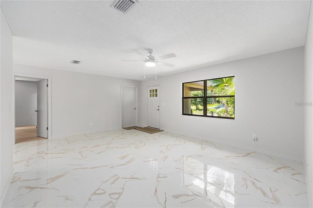 出租: $2,500 (3 贝兹, 2 浴室, 1191 平方英尺)