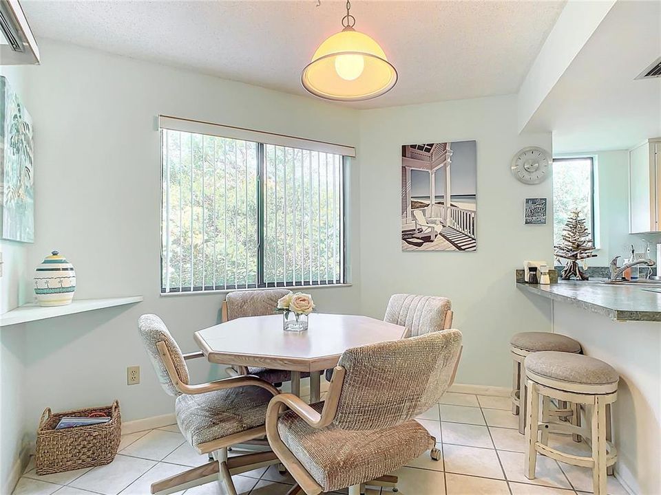 Active With Contract: $180,000 (3 beds, 2 baths, 1338 Square Feet)