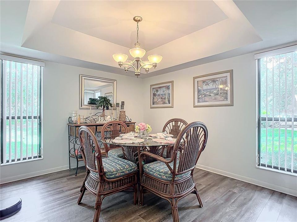 Active With Contract: $180,000 (3 beds, 2 baths, 1338 Square Feet)