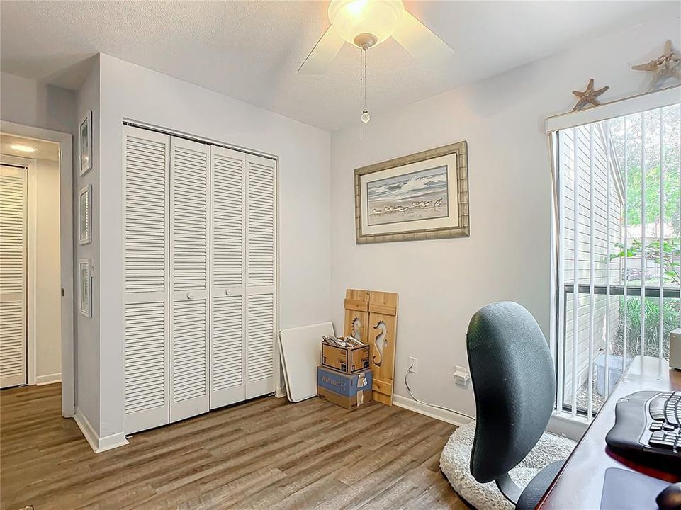 Active With Contract: $180,000 (3 beds, 2 baths, 1338 Square Feet)