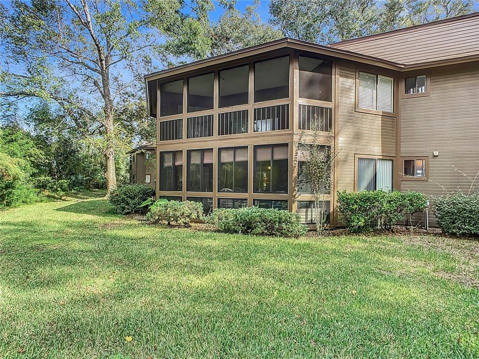 Active With Contract: $180,000 (3 beds, 2 baths, 1338 Square Feet)