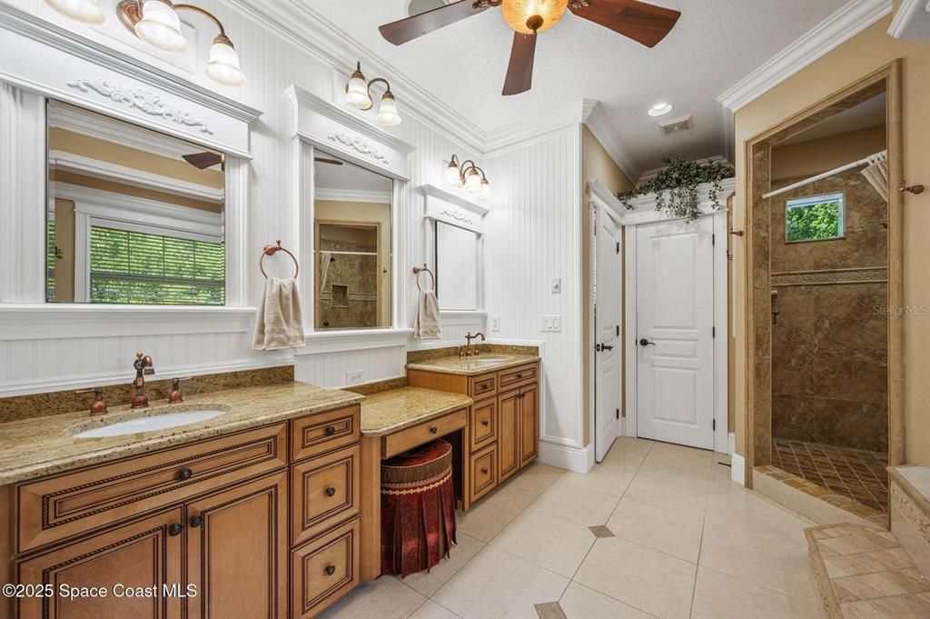 На продажу: $1,495,000 (4 спален, 3 ванн, 3600 Квадратных фут)