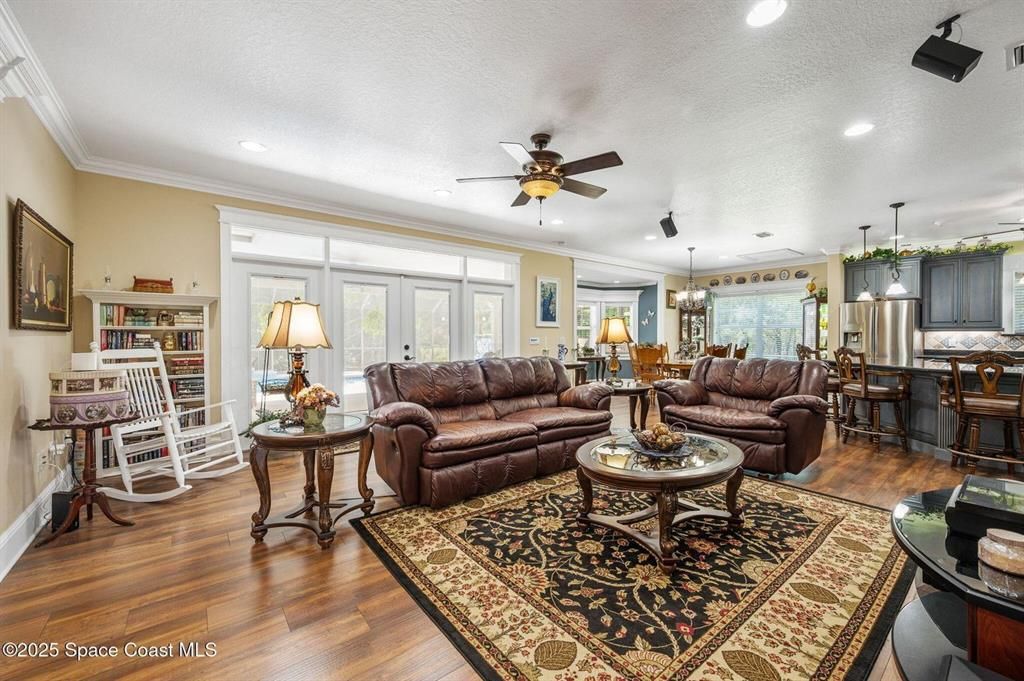 На продажу: $1,495,000 (4 спален, 3 ванн, 3600 Квадратных фут)