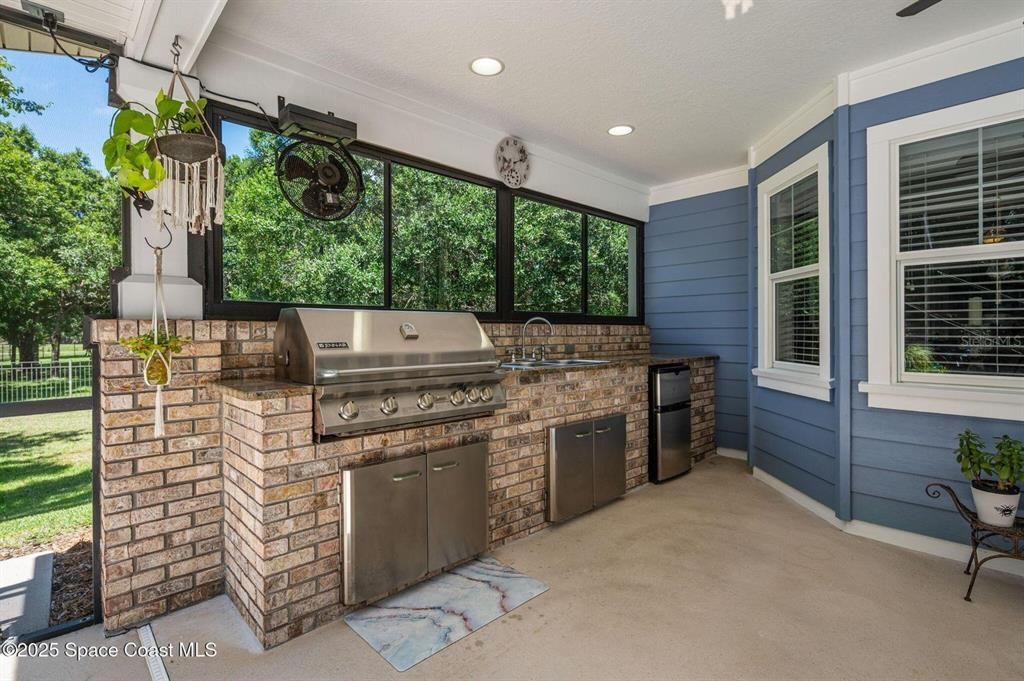 На продажу: $1,495,000 (4 спален, 3 ванн, 3600 Квадратных фут)