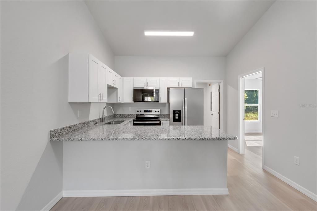 For Sale: $199,000 (2 beds, 2 baths, 925 Square Feet)
