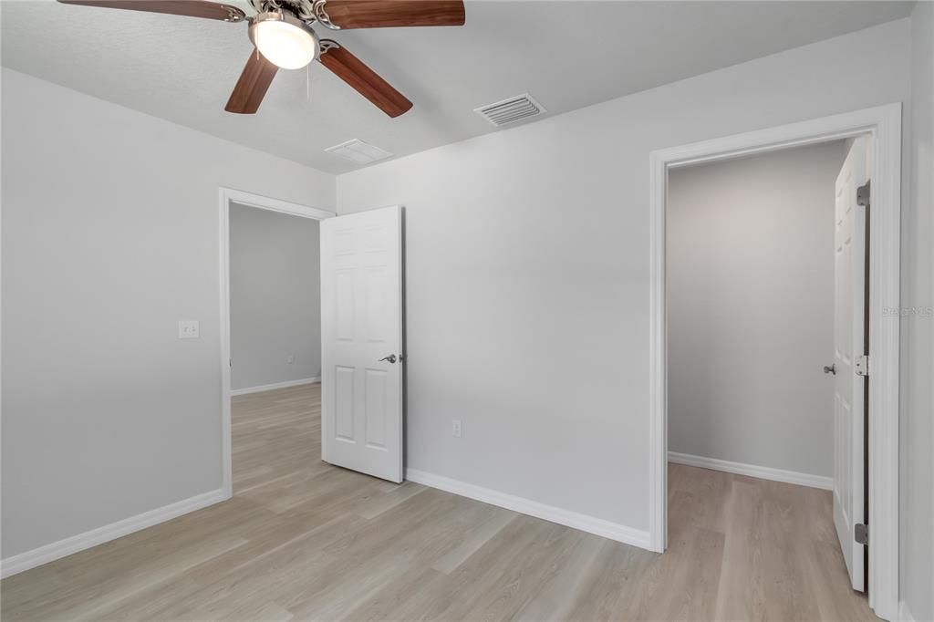 For Sale: $199,000 (2 beds, 2 baths, 925 Square Feet)
