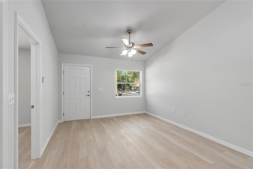 For Sale: $199,000 (2 beds, 2 baths, 925 Square Feet)