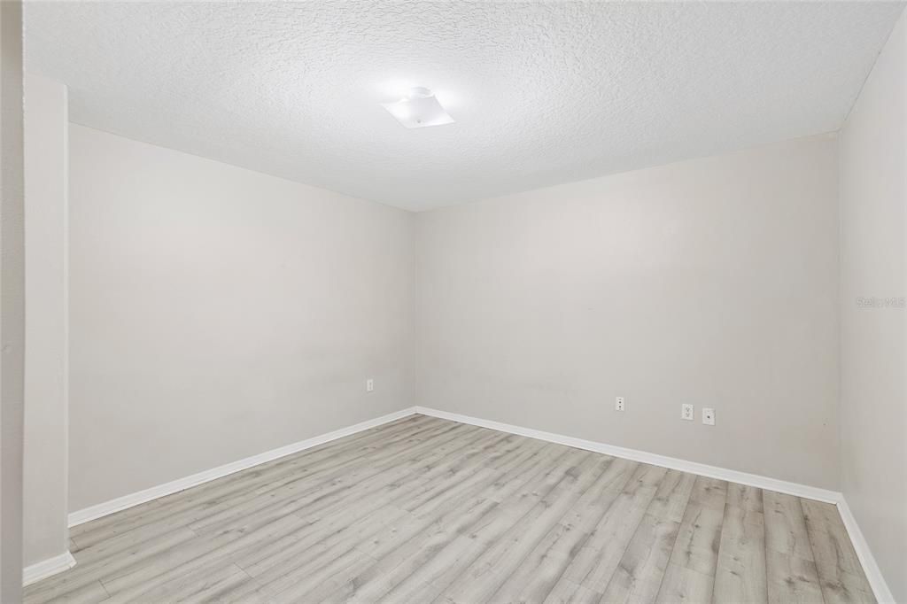 For Sale: $179,900 (3 beds, 2 baths, 1212 Square Feet)